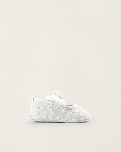 Ballet Flats with Bows and English Embroidery for Newborn Girls, White