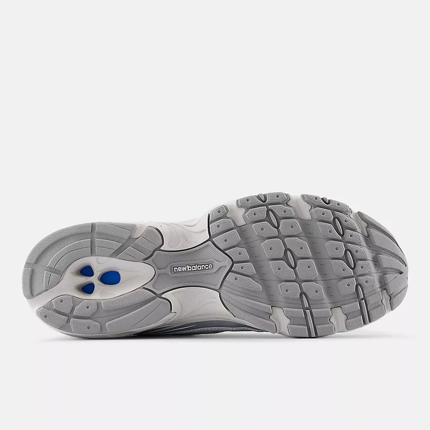 NEW BALANCE 740 Women